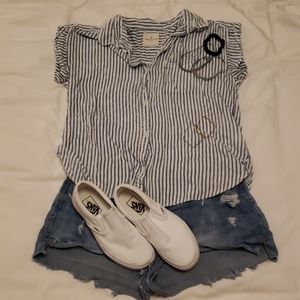 American Eagle Button Down